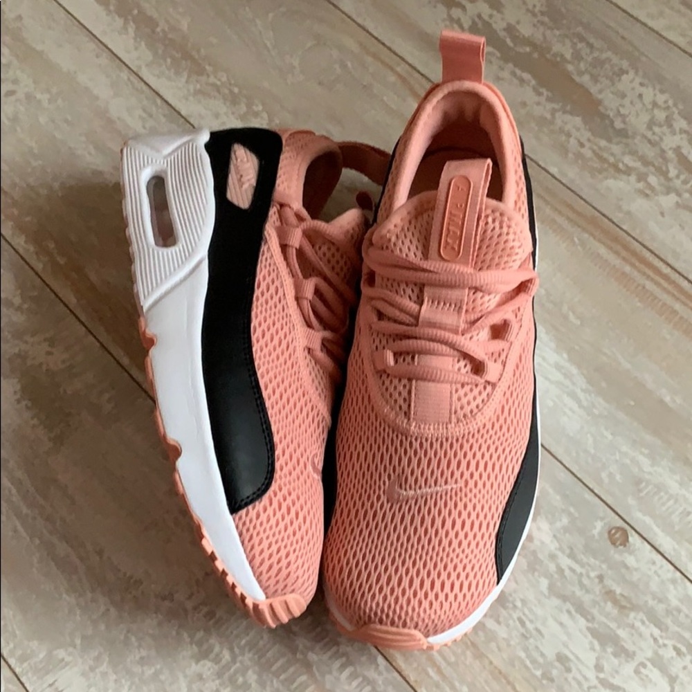 NWT Nike Air Max EZ coral - Picture 10 of 11